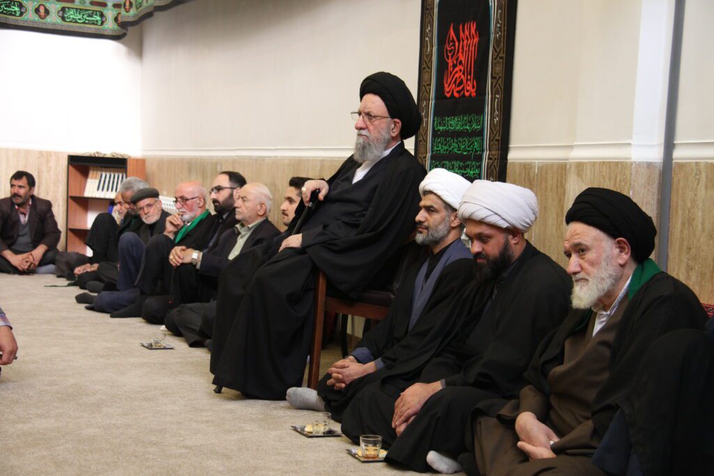 حضور آیت الله سیدمجتبی نورمفیدی درمراسمات فاطمیه در بیت الزهرا س گرگان