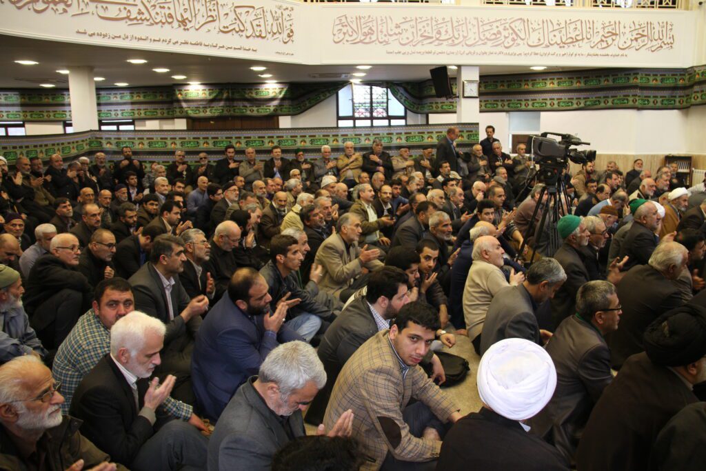 حضور آیت الله سیدمجتبی نورمفیدی درمراسمات فاطمیه در بیت الزهرا س گرگان