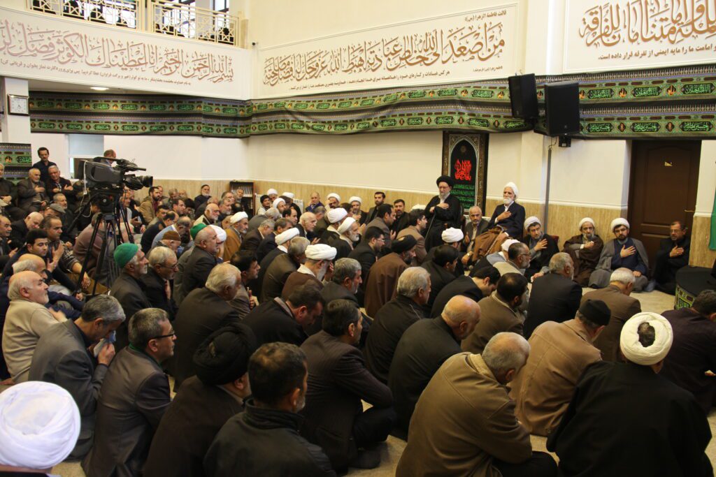 حضور آیت الله سیدمجتبی نورمفیدی درمراسمات فاطمیه در بیت الزهرا س گرگان