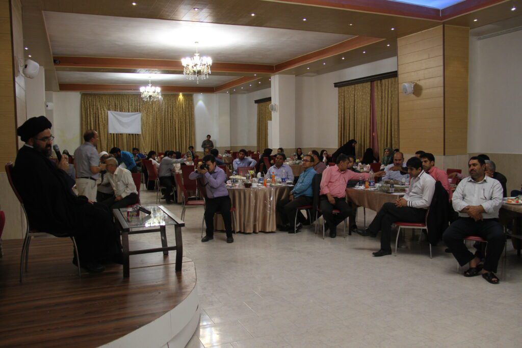 سخنرانی آیت الله سید مجتبی نورمفیدی در همایش خیرین استان همراه با افطار در سالن پذیرایی دانشگاه پردیس