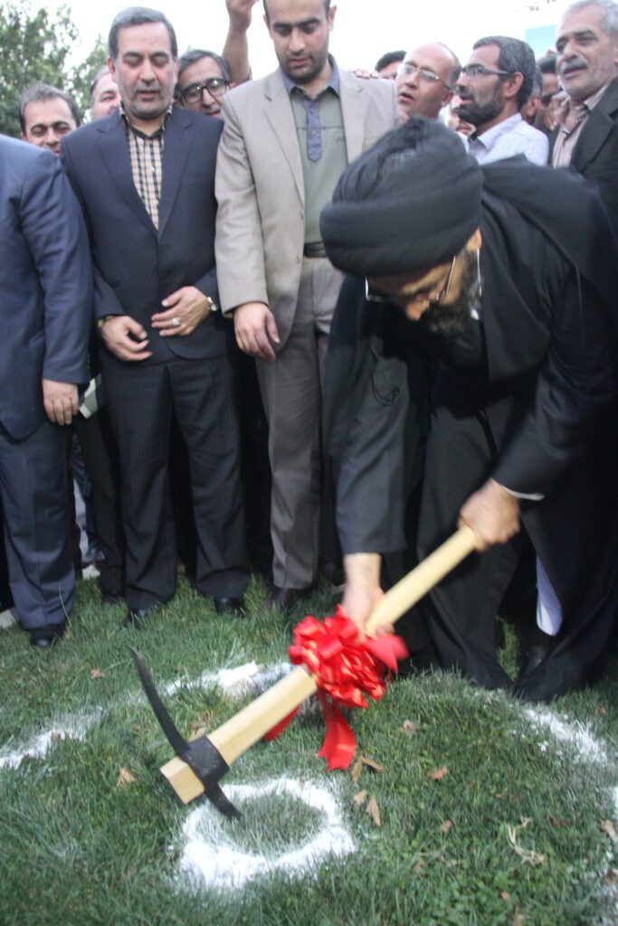 حضور آیت الله سید مجتبی نورمفیدی در مراسم کلنگ زنی پروژه های عمرانی استان گلستان