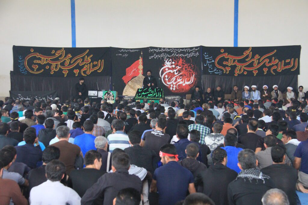 در جمع زندانیان