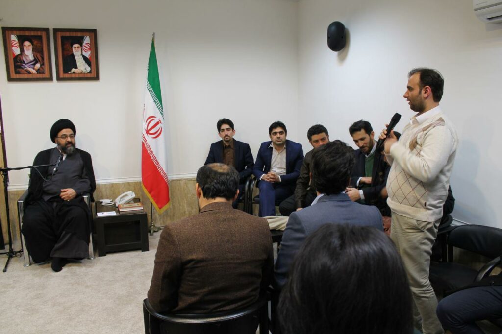 دیدار استاد سید مجتبی نور مفیدی در جمع جوانان فعال استان