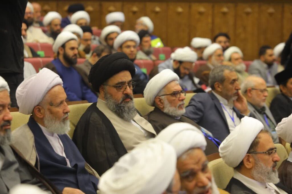 حضور آیت الله سیدمجتبی نورمفیدی در همایش صدمین سال باز تاسیس حوزه علمیه قم