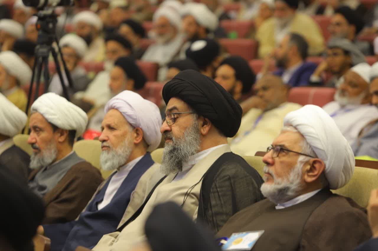 حضور آیت الله سیدمجتبی نورمفیدی در همایش صدمین سال باز تاسیس حوزه علمیه قم - سال 1404