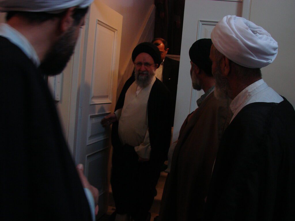 برگزاری جشن میلاد پیامبر اکرم(ص) و امام صادق (ع) و بازدید حضرت آیت الله نورمفیدی از دفتر قم - سال 1389