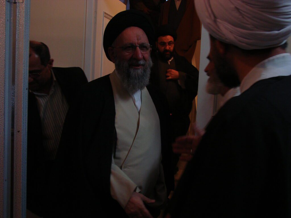 برگزاری جشن میلاد پیامبر اکرم(ص) و امام صادق (ع) و بازدید حضرت آیت الله نورمفیدی از دفتر قم - سال 1389