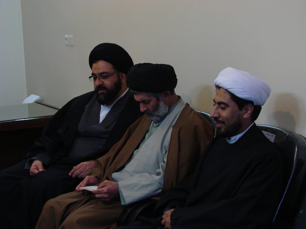 برگزاری جشن میلاد پیامبر اکرم(ص) و امام صادق (ع) و بازدید حضرت آیت الله نورمفیدی از دفتر قم - سال 1389