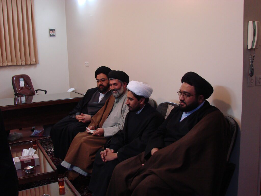 برگزاری جشن میلاد پیامبر اکرم(ص) و امام صادق (ع) و بازدید حضرت آیت الله نورمفیدی از دفتر قم - سال 1389