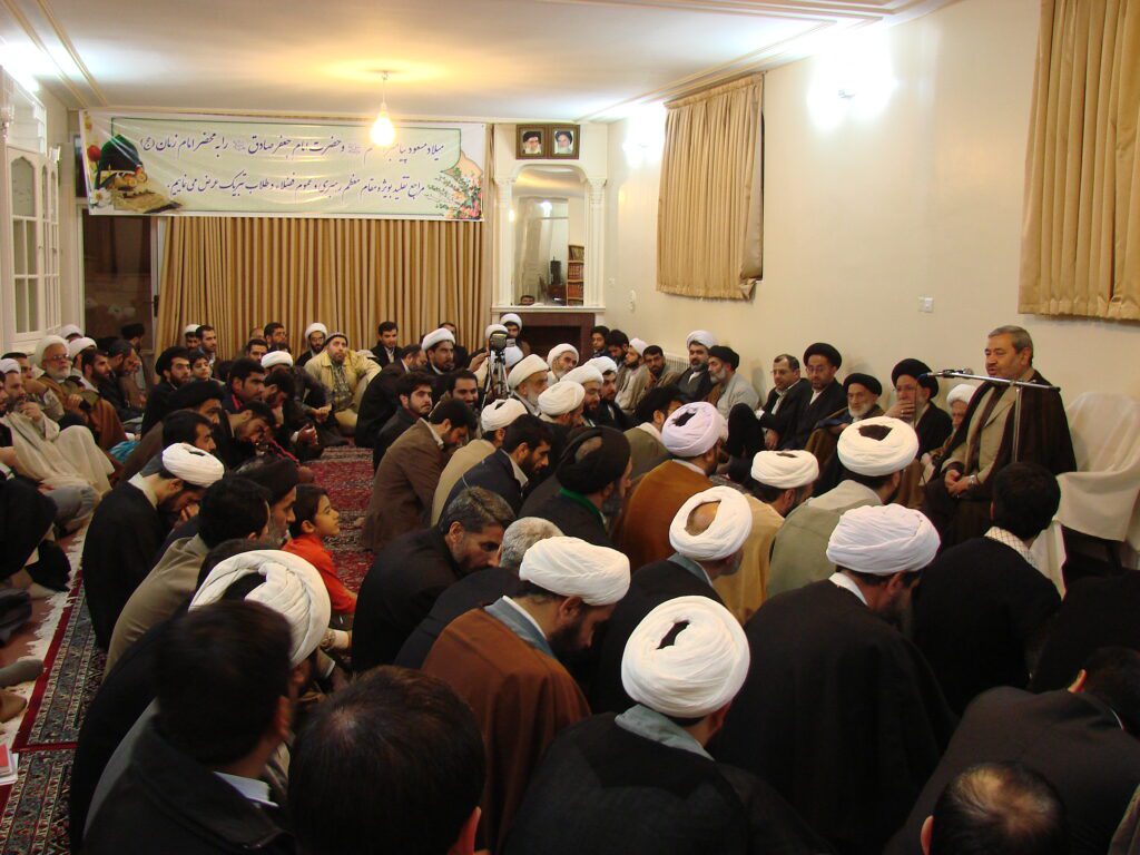 برگزاری جشن میلاد پیامبر اکرم(ص) و امام صادق (ع) و بازدید حضرت آیت الله نورمفیدی از دفتر قم - سال 1389