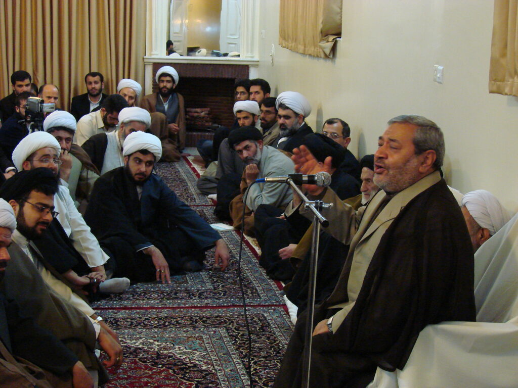 برگزاری جشن میلاد پیامبر اکرم(ص) و امام صادق (ع) و بازدید حضرت آیت الله نورمفیدی از دفتر قم - سال 1389