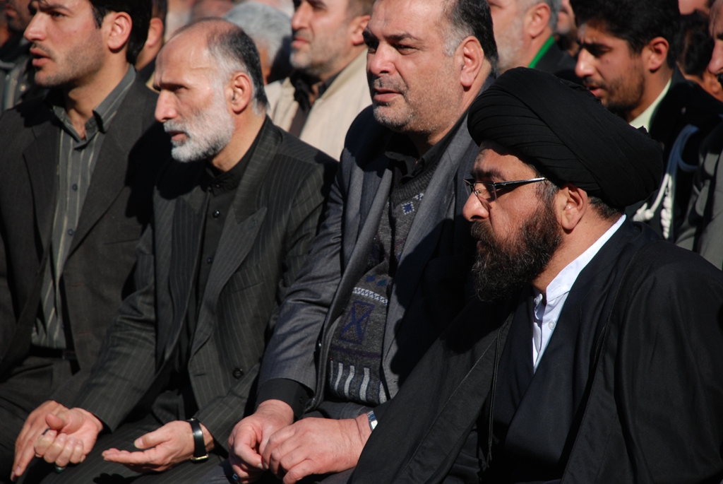 حضور آیت الله سید مجتبی نورمفیدی در نماز ظهر عاشورا در گرگان - سال 1388