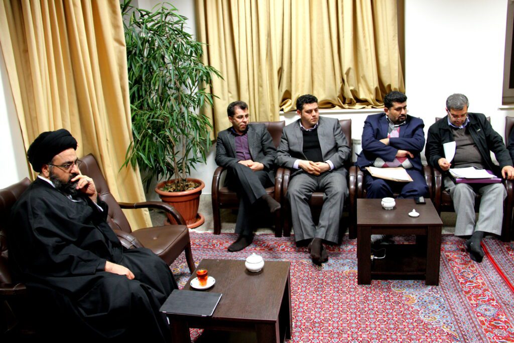 دیدار آیت الله سید مجتبی نورمفیدی با فعالان فضای مجازی