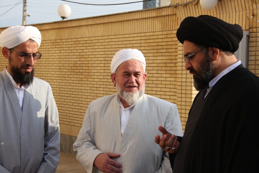 حضور آیت الله سیدمجتبی نورمفیدی در مجلس ختم مرحوم حاج آخوند نظری در روستای قره بلاغ - سال 1394