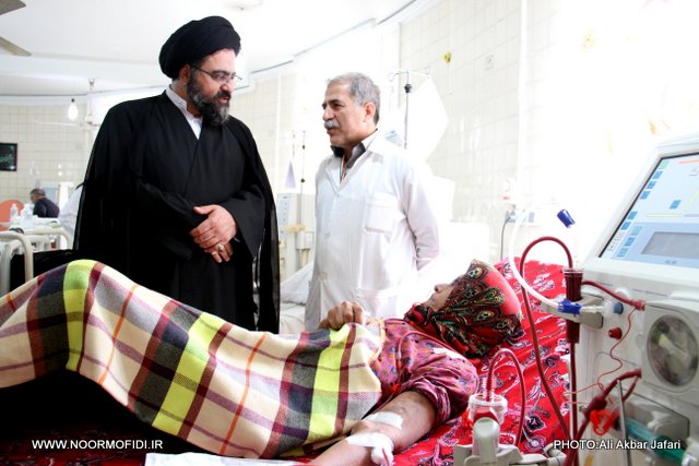 بازدید و عیادت از بیماران بیمارستان 5 آذر گرگان؛ سال 1394