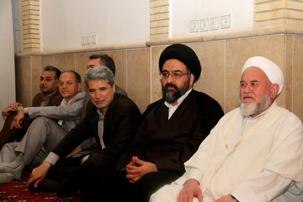 سخنرانی آیت الله سیدمجتبی نورمفیدی در حوزه علمیه عرفانیه و مسجد آخوند رهبر