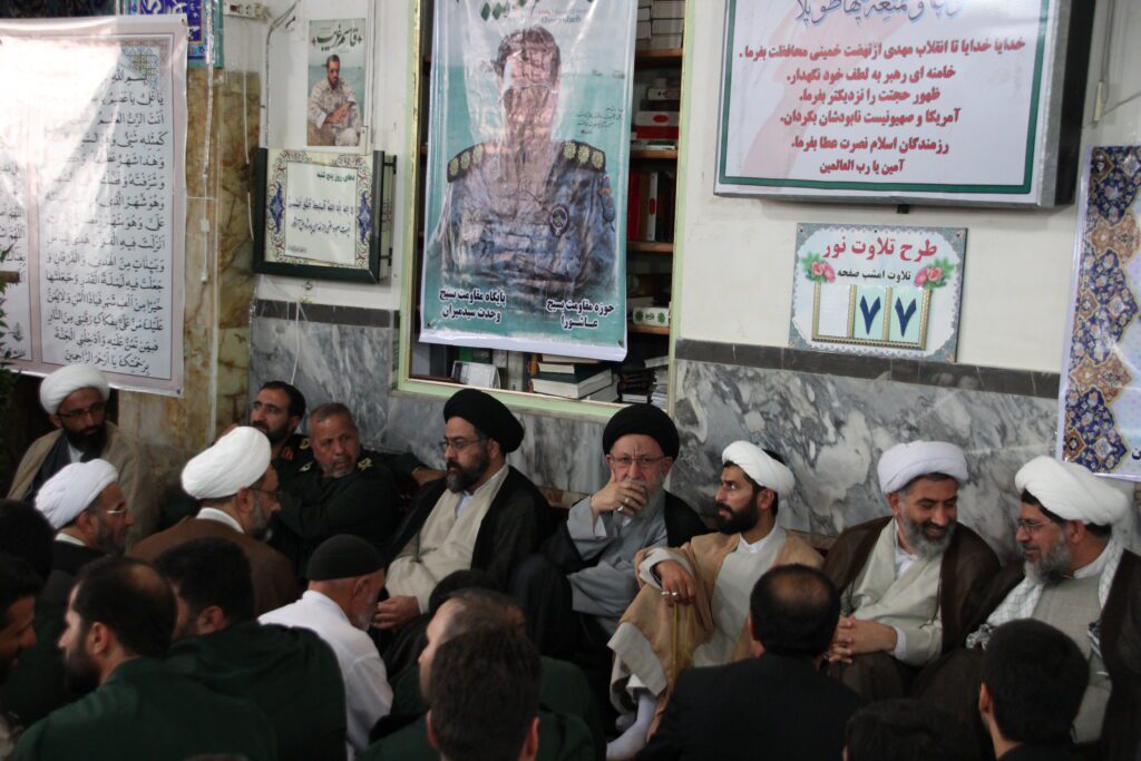 حضور آیت الله سید مجتبی نورمفیدی در مجلس ختم شهید مدافع حرم قاسم غریب