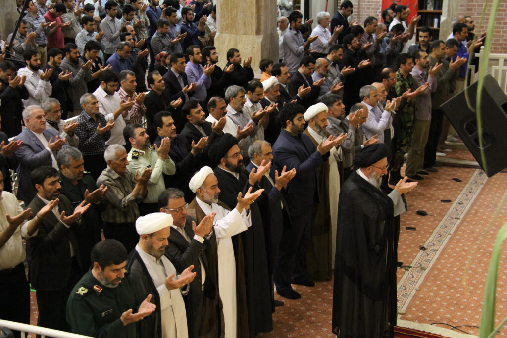 حضور در مراسم یادبود شهدای غواص