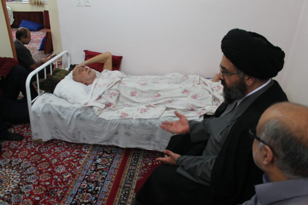 عیادت از پدر شهید مهدی مومنی