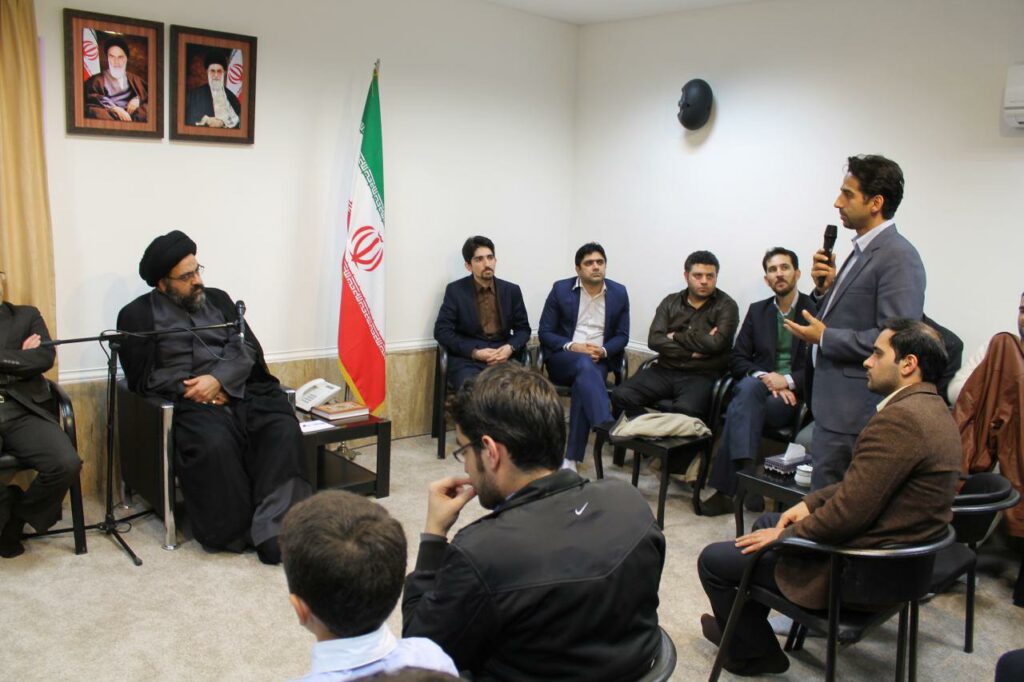 دیدار استاد سید مجتبی نور مفیدی در جمع جوانان فعال استان