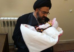 گفتن اذان و اقامه در گوش نوزاد