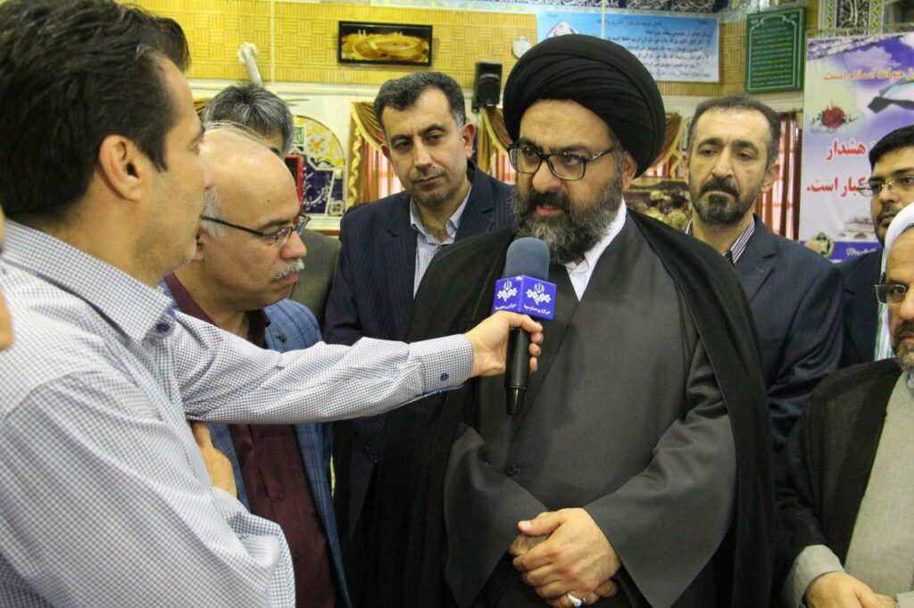 بازدید از نمایشگاه کتاب قرآن کریم