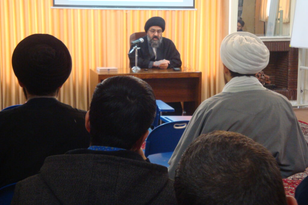 نشست طلاب جدید الورود استان گلستان به حوزه علمیه قم