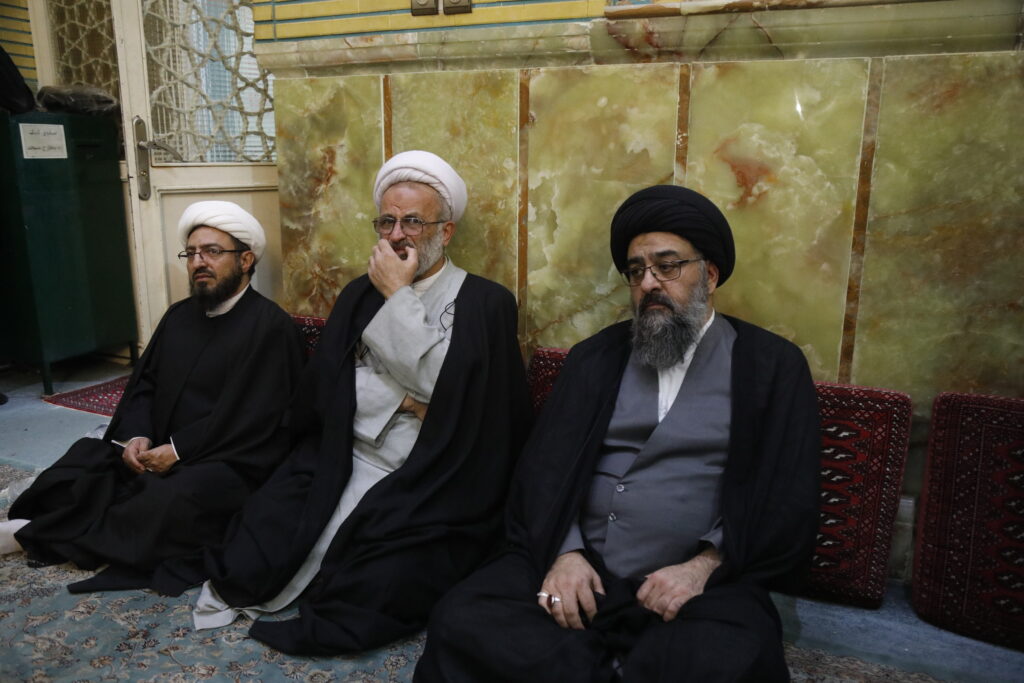 مجلس ترحیم همسر آیت الله وحید