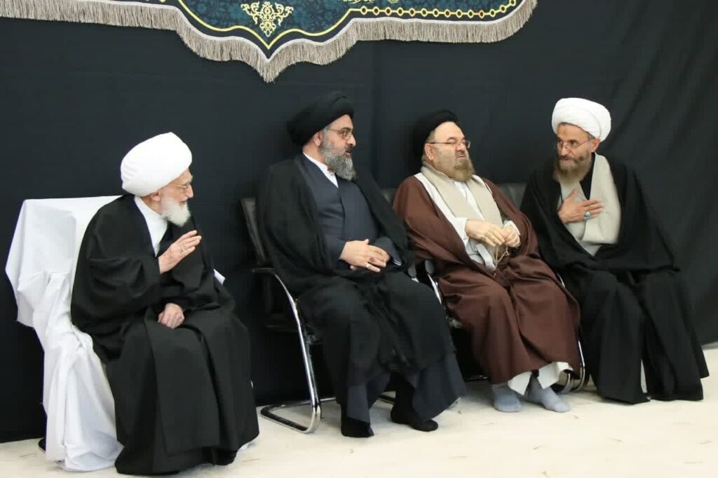 حضور در مراسم عزاداری به مناسبت شهادت امام موسی کاظم در بیت آیت الله نوری همدانی