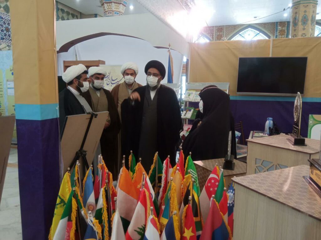 بازدید آیت الله سید مجتبی نورمفیدی از نمایشگاه دستاوردهای علمی موسسات و مراکز تخصصی حوزوی کشور – سال ۱۴۰۰