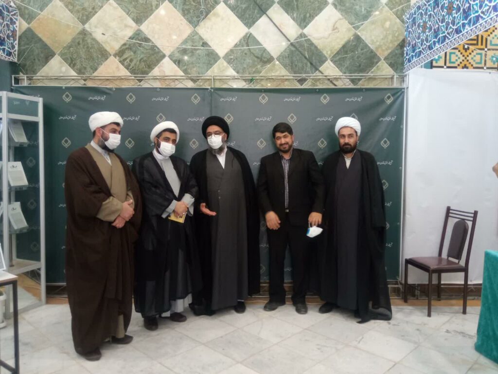 بازدید آیت الله سید مجتبی نورمفیدی از نمایشگاه دستاوردهای علمی موسسات و مراکز تخصصی حوزوی کشور – سال ۱۴۰۰