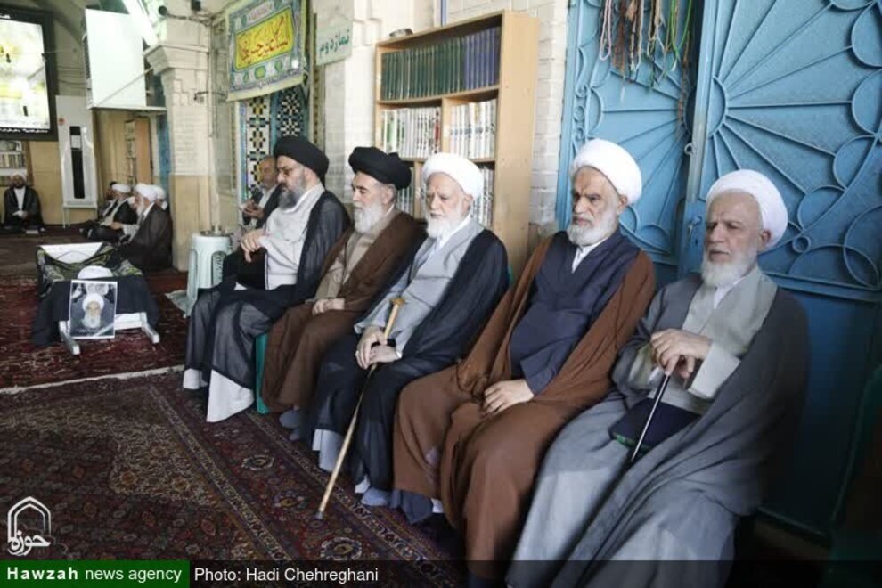 مراسم تشییع پیکر مرحوم آیت الله فاضل گلپایگانی