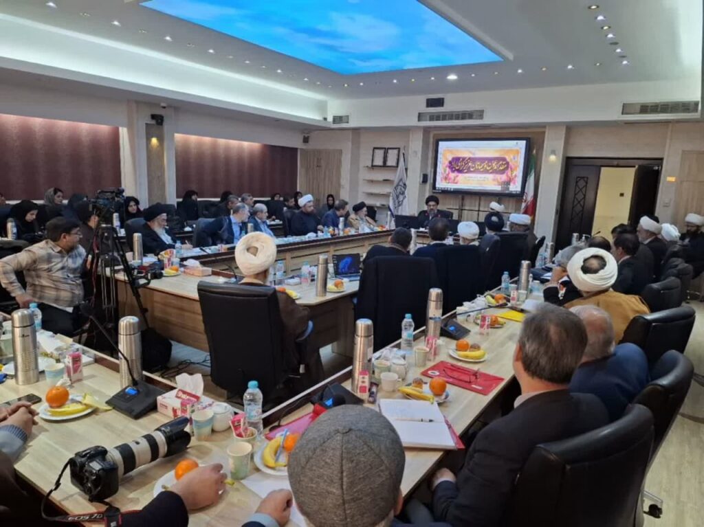 همایش بررسی فقهی سلول های بنیادین در جمع اساتید مطرح حوزه و دانشگاه