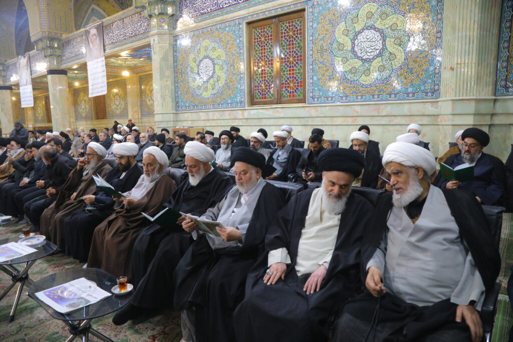 حضور آیت الله سیدمجتبی نورمفیدی در مراسم چهارمین سالگرد آیت الله العظمی صافی گلپایگانی‌ (ره)