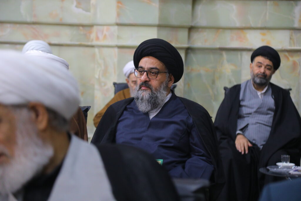 حضور آیت الله سیدمجتبی نورمفیدی در مراسم چهارمین سالگرد آیت الله العظمی صافی گلپایگانی‌ (ره)