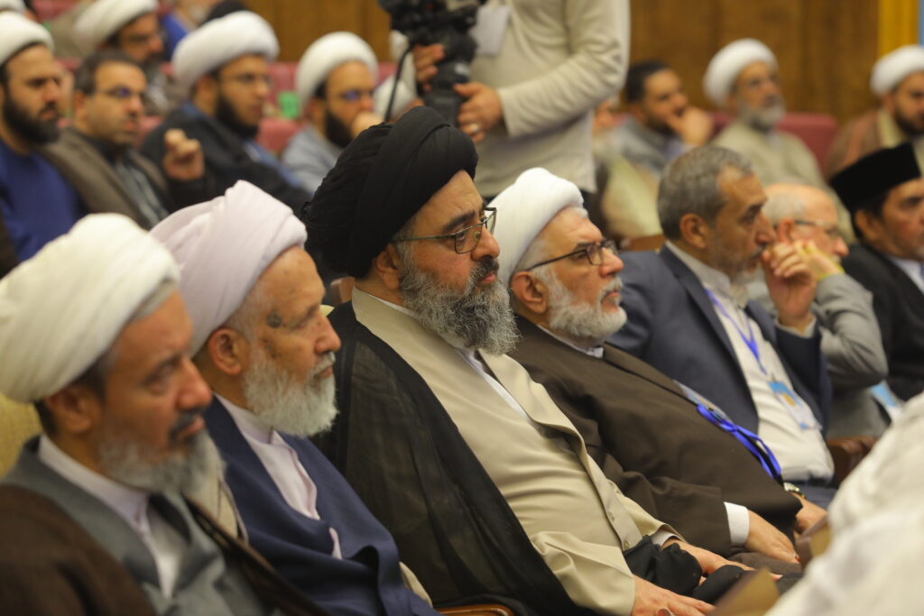  حضور آیت الله سیدمجتبی نورمفیدی در همایش صدمین سال باز تاسیس حوزه علمیه قم