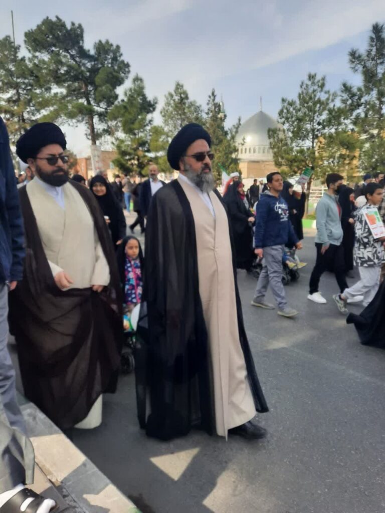 حضور در راهپیمایی 22 بهمن 