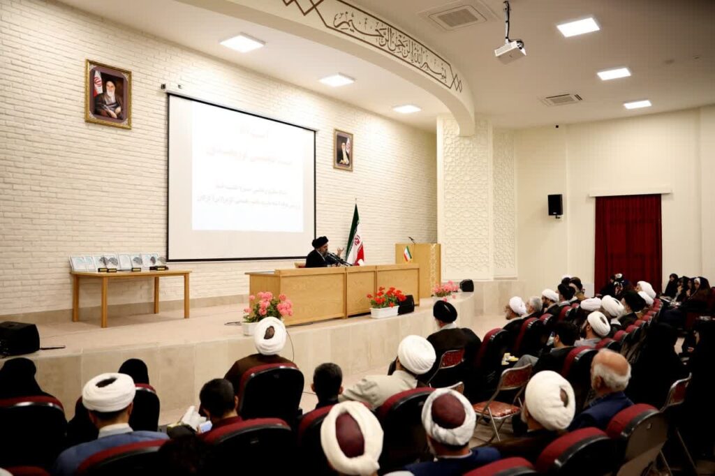 مراسم اختتامیه همایش ملی (( هویت عصری زنان در آئینه قرآن و حدیث ))
