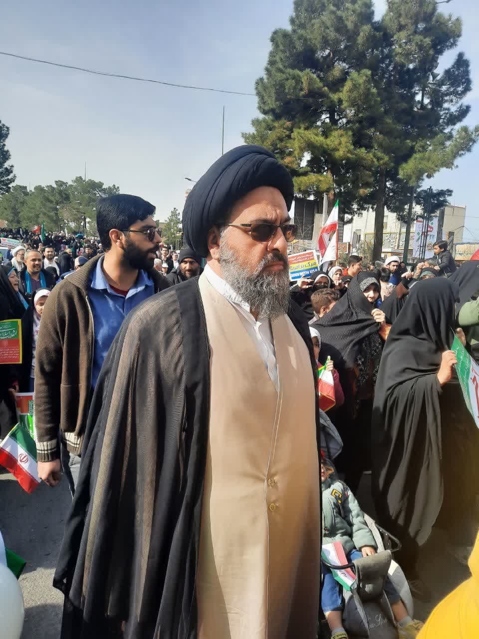 حضور در راهپیمایی 22 بهمن