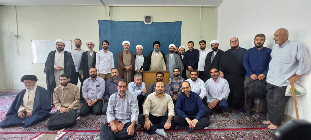 تجلیل از آیت الله سید مجتبی نورمفیدی به مناسبت روز معلم