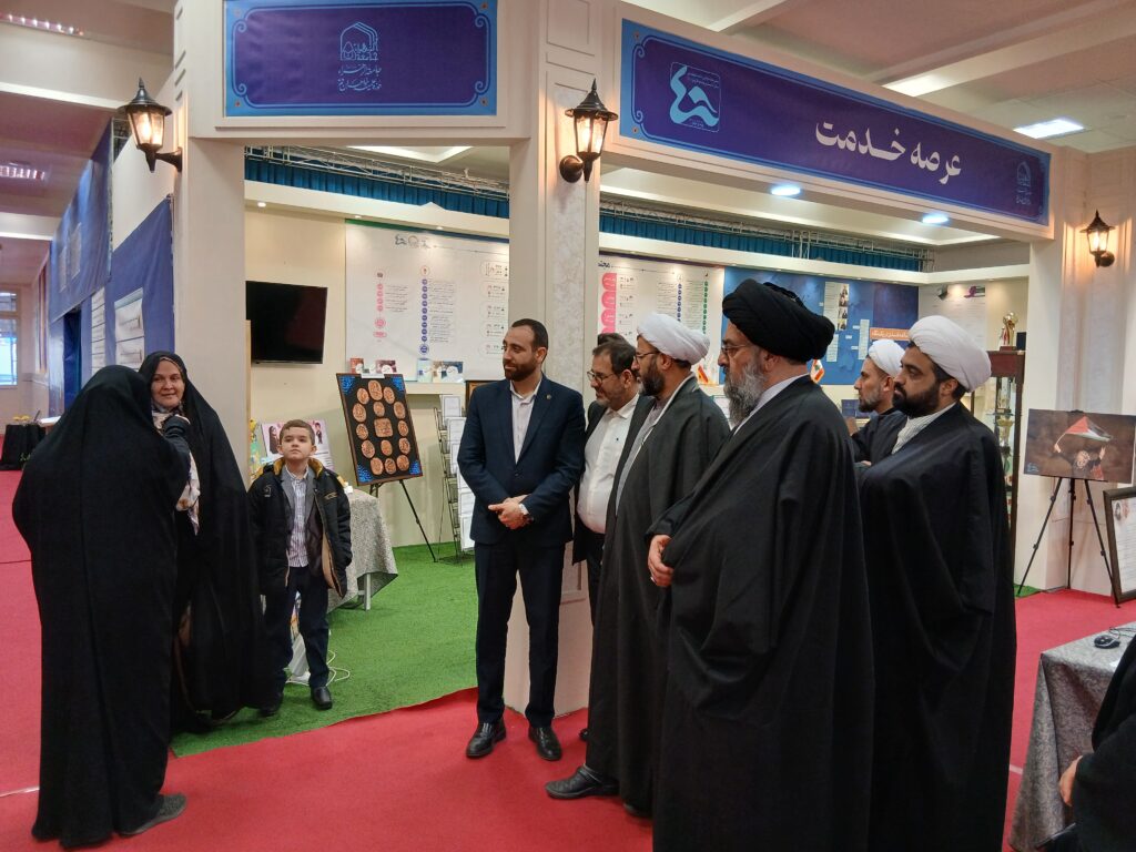  بازدید از نمایشگاه چهل سال بالندگی جامعه الزهرا