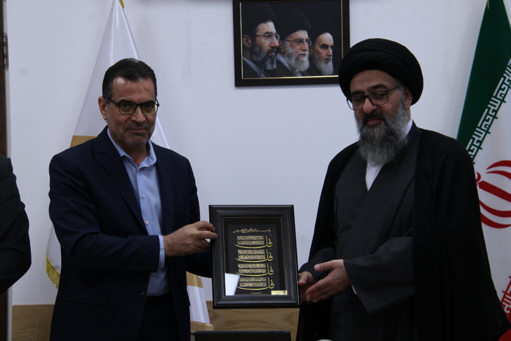 دیدار مدیر کل نوسازی مدارس استان مرکزی با آیت الله سید مجتبی نورمفیدی