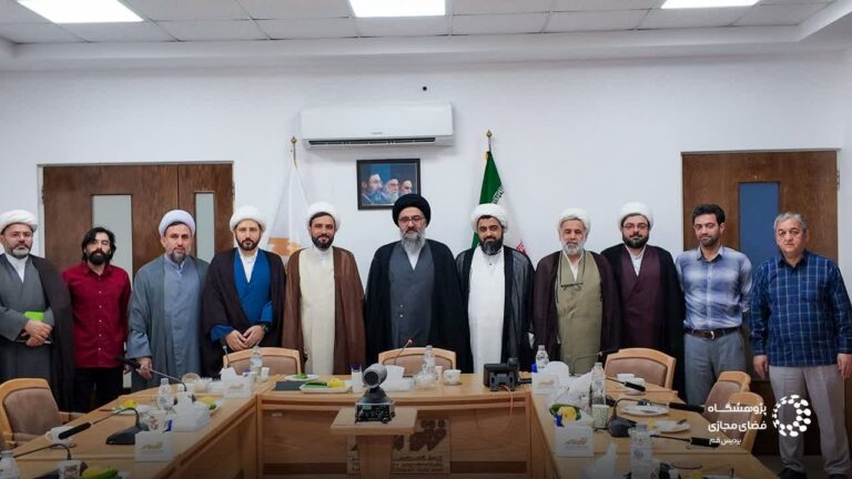 بازدید سرپرست پژوهشگاه فضای مجازی و هیأت همراه از پژوهشگاه مطالعات فقه معاصر