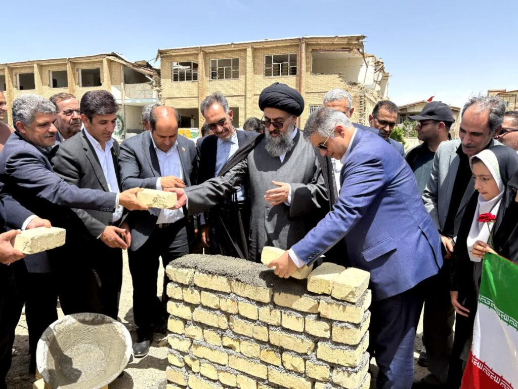 آیت الله سید مجتبی نورمفیدی در آیین خشت گذاری مدرسه ۹ کلاسه امام خمینی (ره): خشت گذاری یک پروژه آموزشی تضمین کننده آینده کشور است .