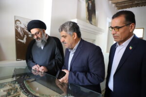 تجدید میثاق آیت‌الله سید مجتبی نورمفیدی با آرمان‌های بنیان گذار کبیر انقلاب اسلامی در بازدید از بیت امام خمینی(ره)