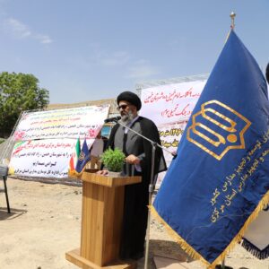 با حضور آیت الله سید مجتبی نورمفیدی آیین خشت‌گذاری مدرسه ۹ کلاسه امام خمینی(ره) شهر خمین برگزار شد